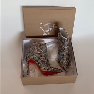 Louboutin So Kate Booty